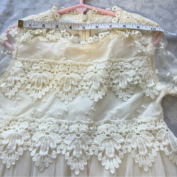 Nicolette’s Couture Tyra Flower Girl Victorian Lace Long Sleeve Dress Size 8/9 - Picture 9 of 12